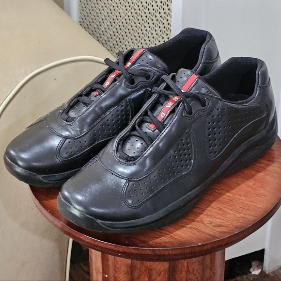 Prada - Picture 5 of 5